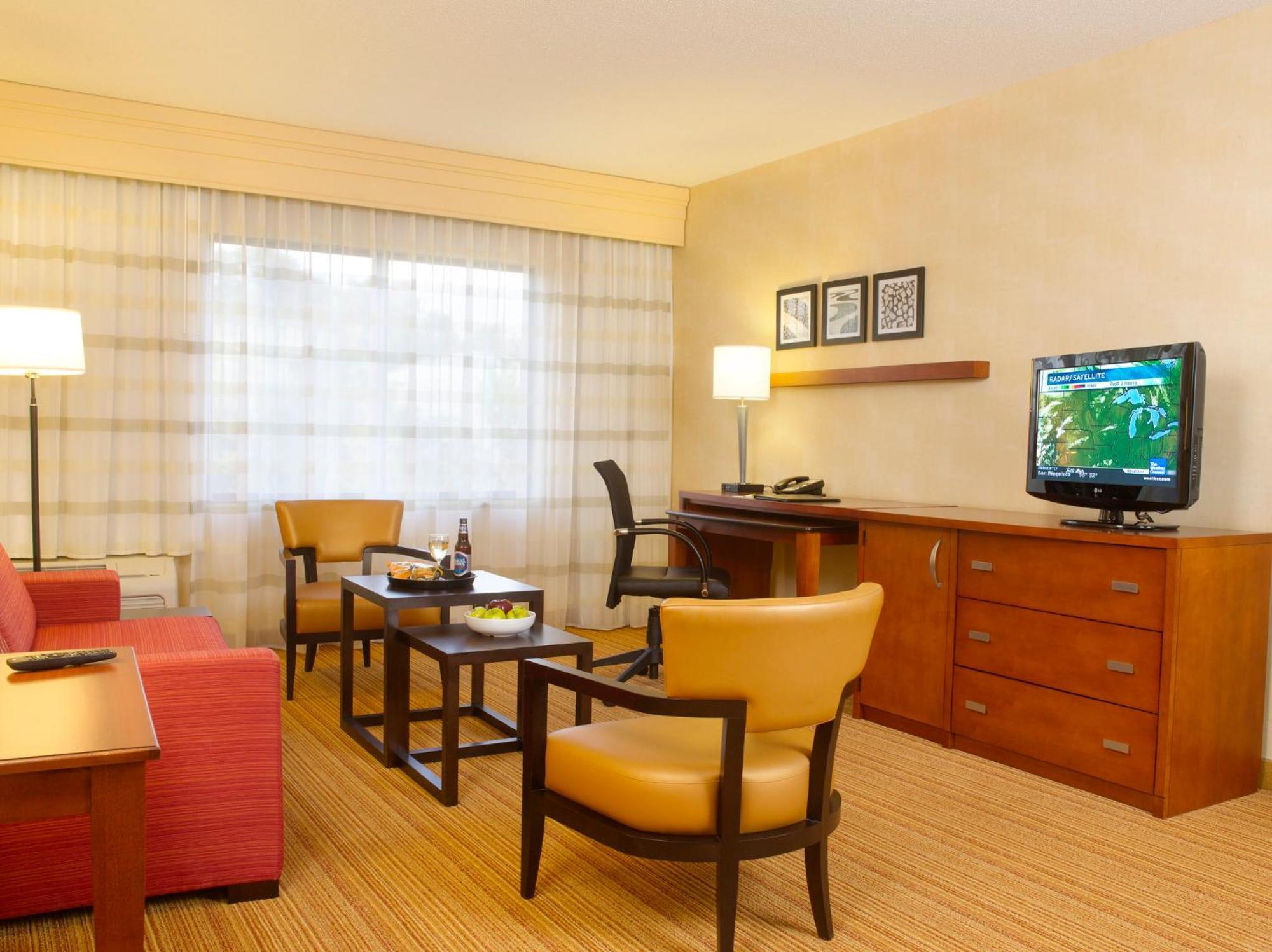 Courtyard Philadelphia/Langhorne Hotel Ngoại thất bức ảnh