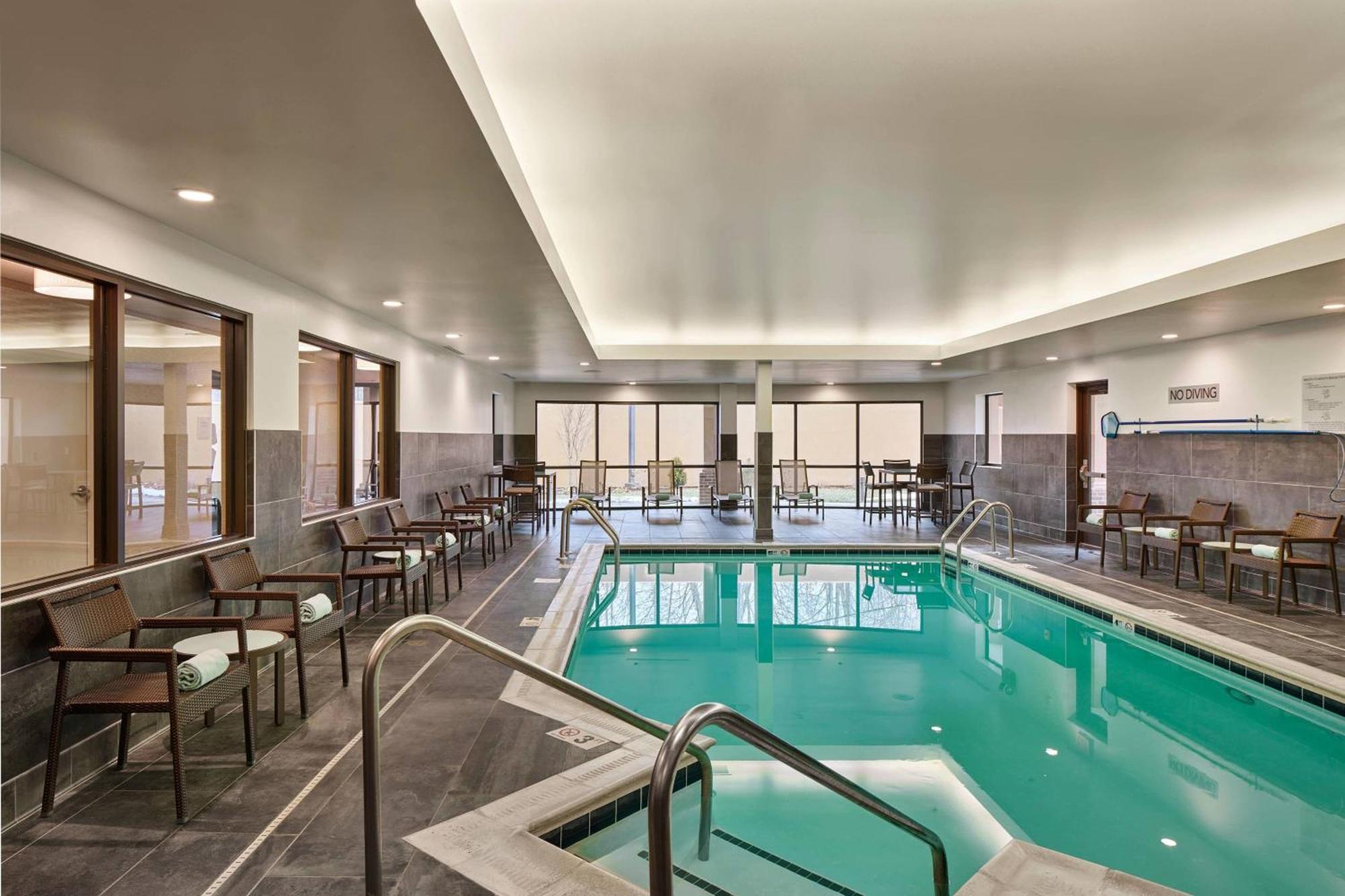 Courtyard Philadelphia/Langhorne Hotel Ngoại thất bức ảnh
