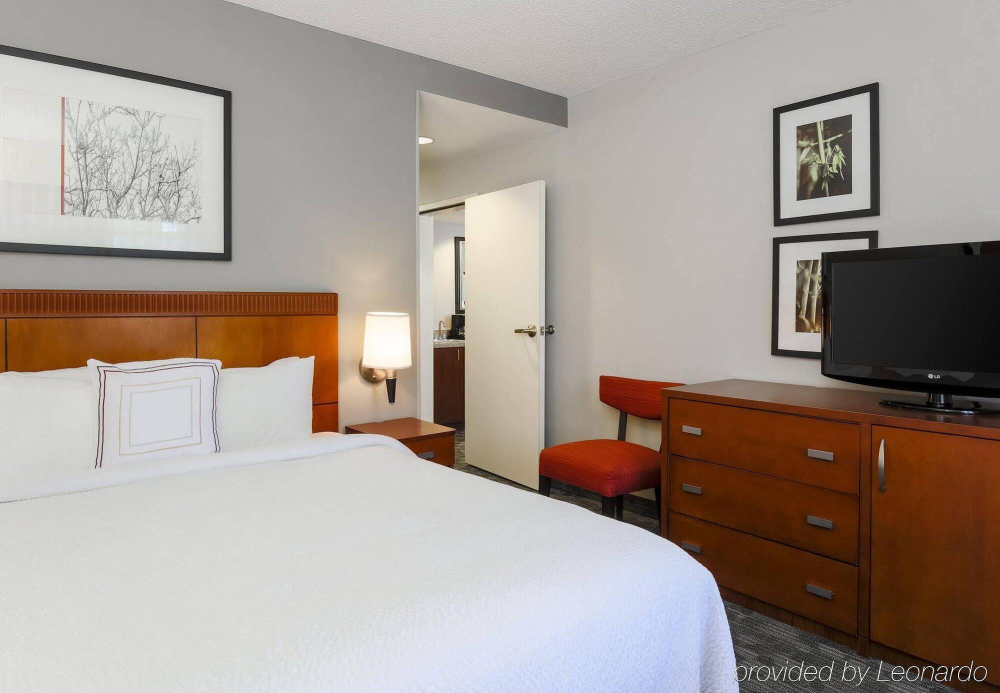 Courtyard Philadelphia/Langhorne Hotel Ngoại thất bức ảnh
