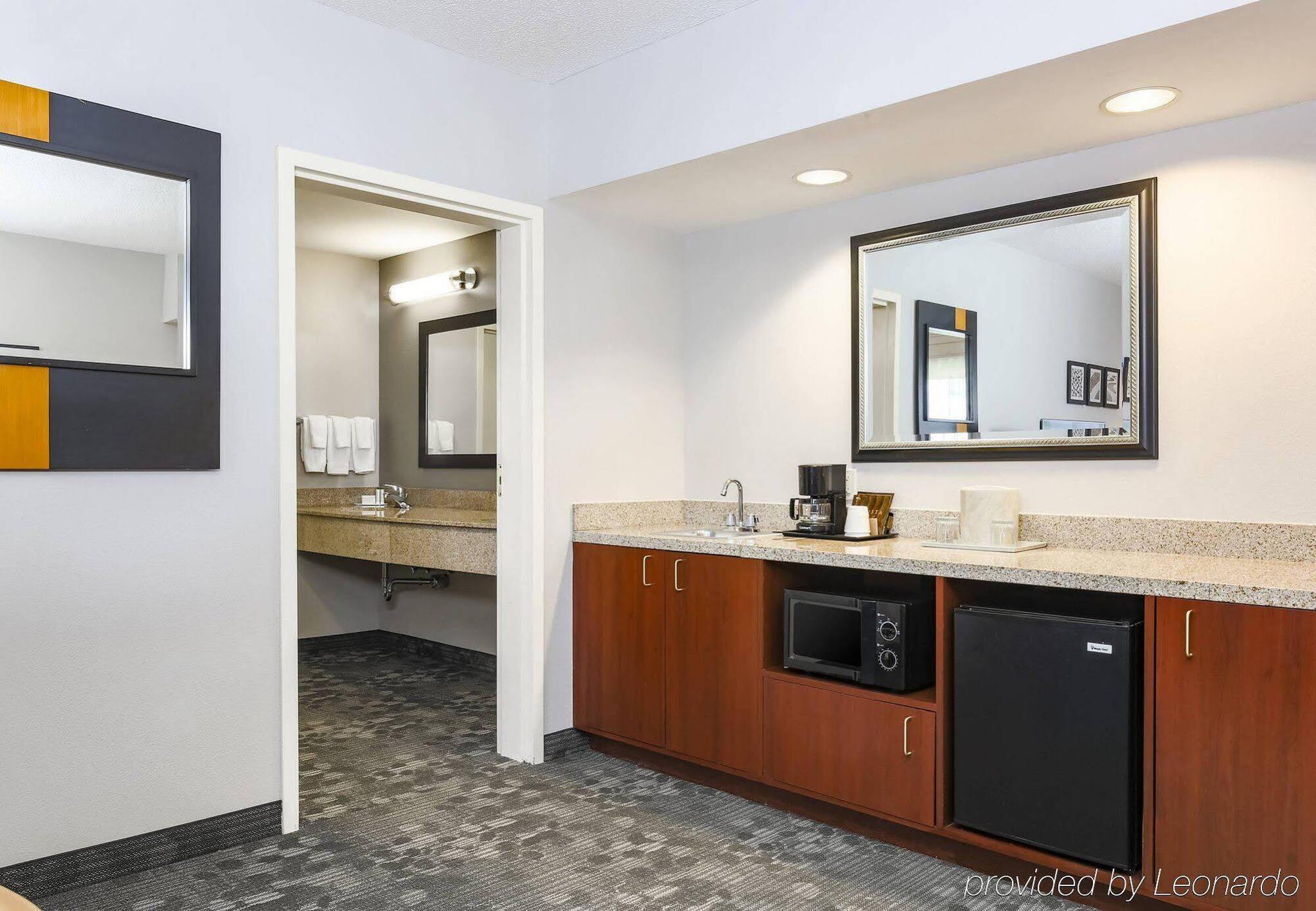 Courtyard Philadelphia/Langhorne Hotel Ngoại thất bức ảnh